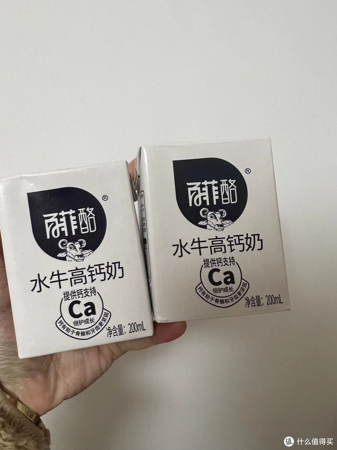 亲测热门的两款牛奶，认养一头牛和百菲酪高钙水牛奶