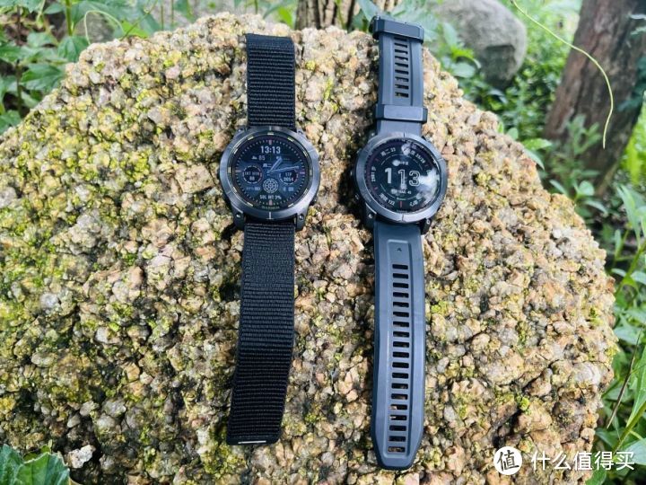 左：Enduro 2户外运动手表，右：Fenix7X运动手表