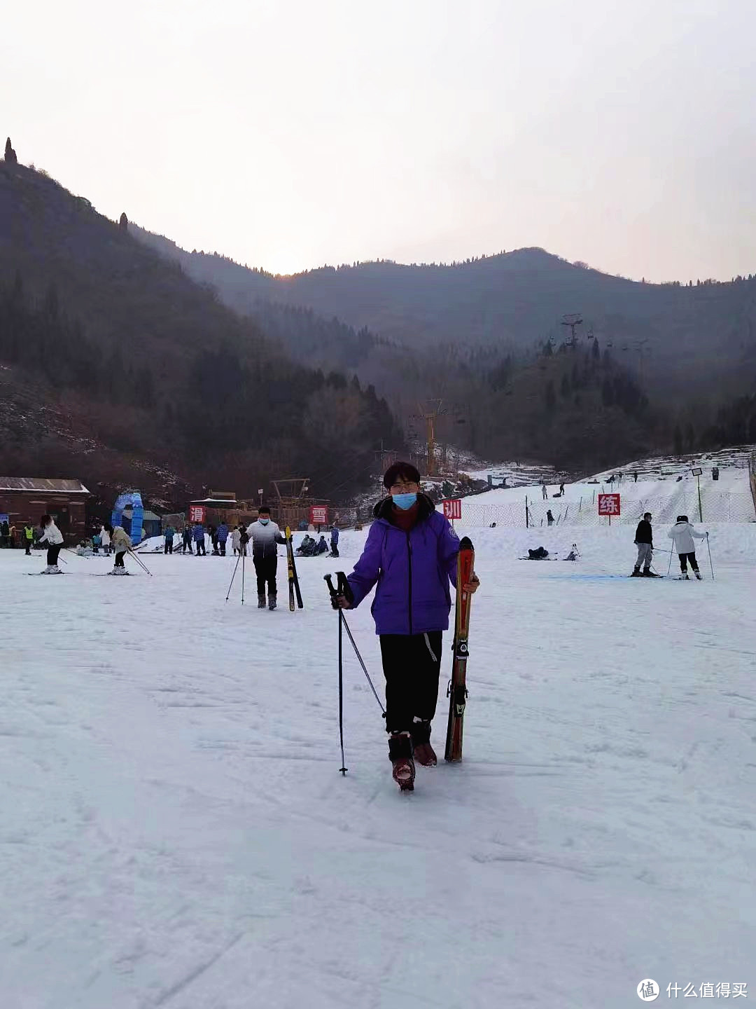 新手想体验滑雪，应该怎么买滑雪装备？