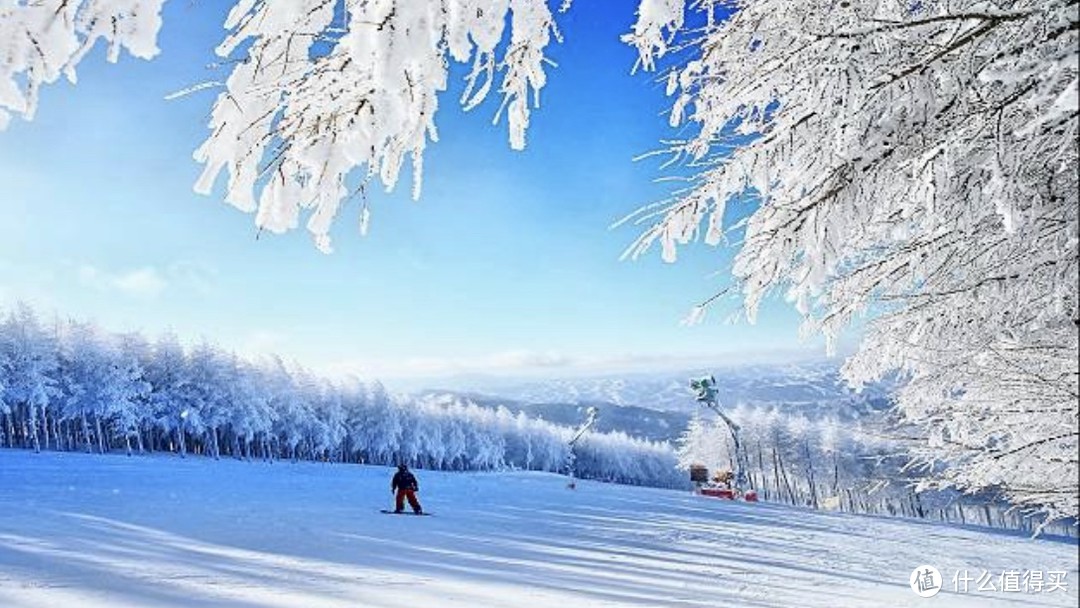 踩着冬天的尾巴、一起出去撒点野，国内十大滑雪场推荐。