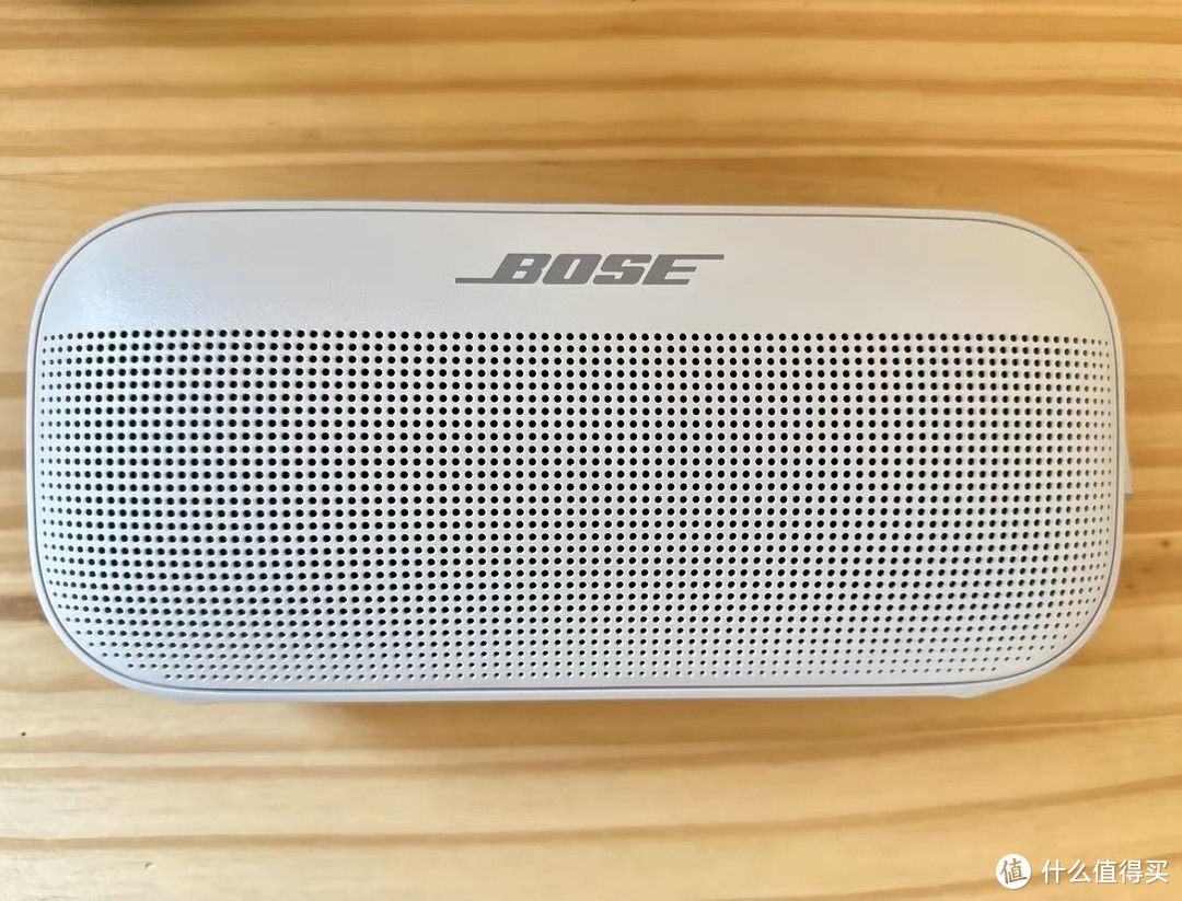 轻巧便携户外音箱推荐-Bose SoundLink Flex