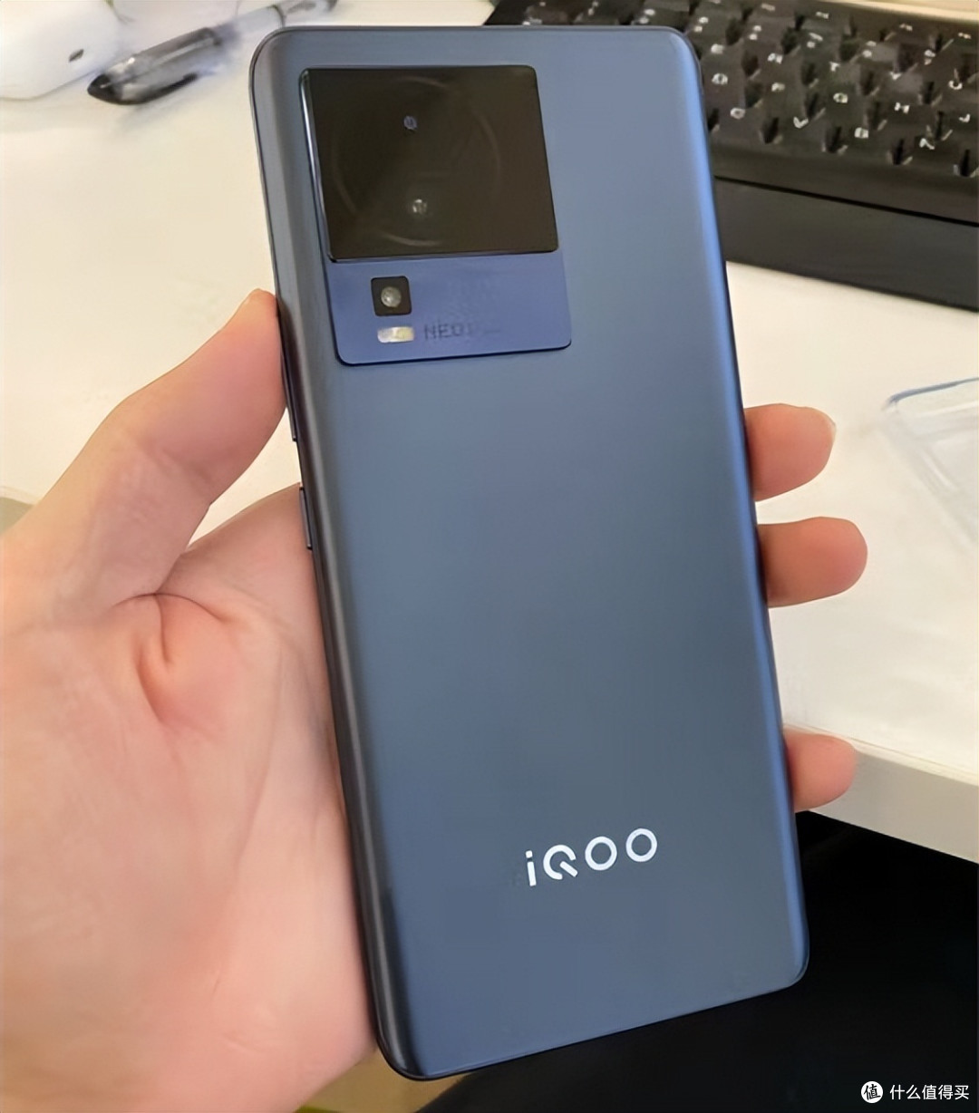 vivo发力了天玑8200120w闪充4700mah12gb512gb跌至2699元