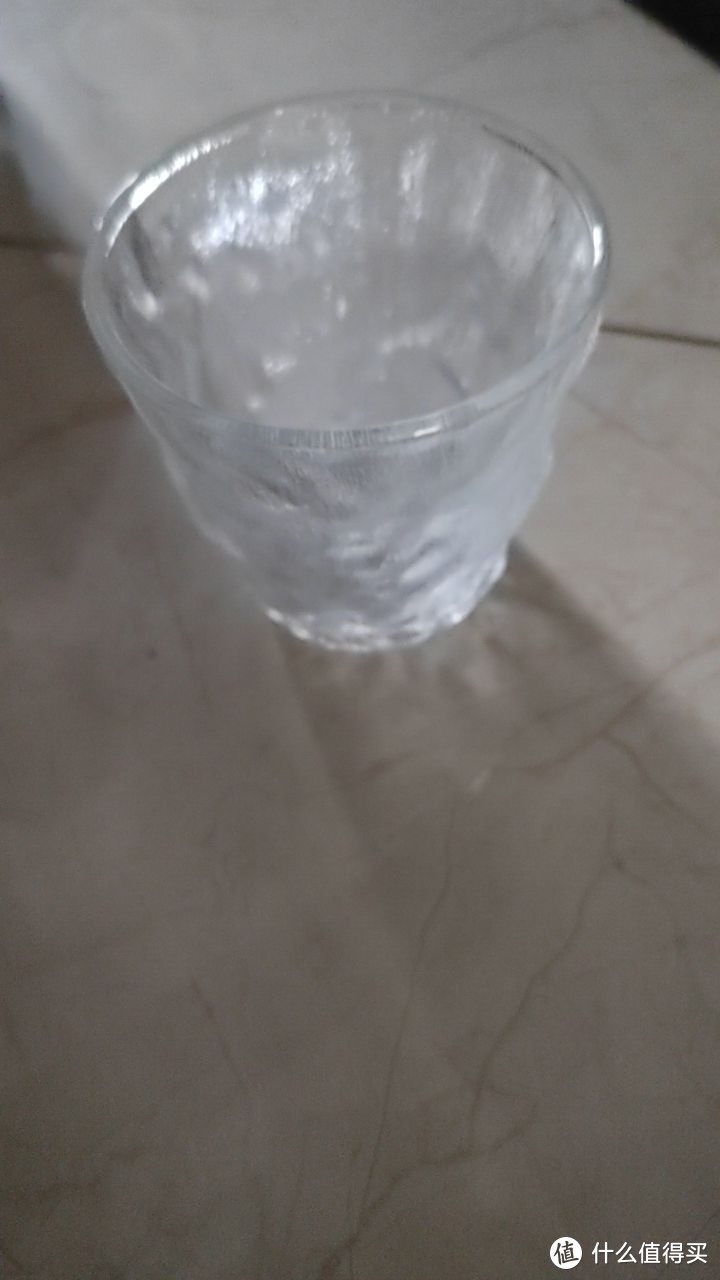 冰川纹的玻璃杯，很好看