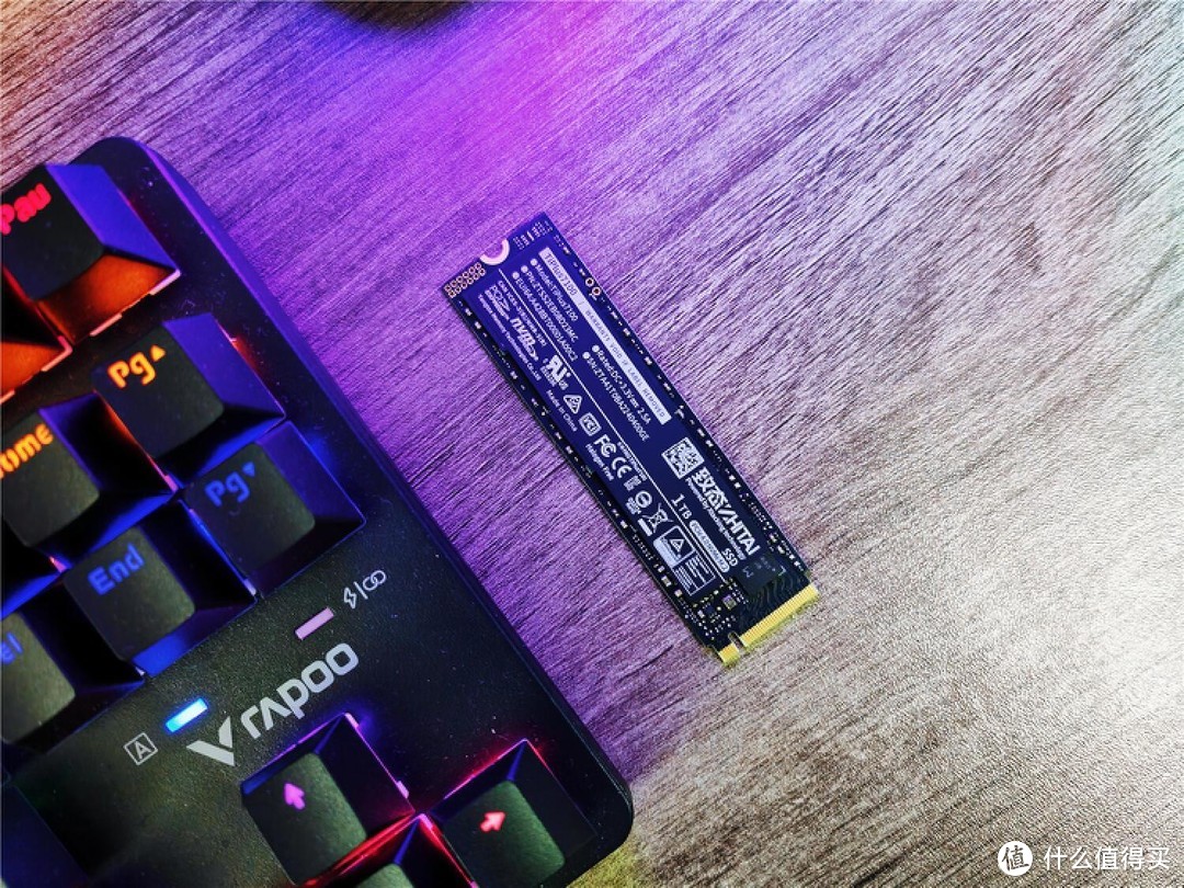 极速&强捍控温！长江存储致态TiPlus7100 SSD上手实测