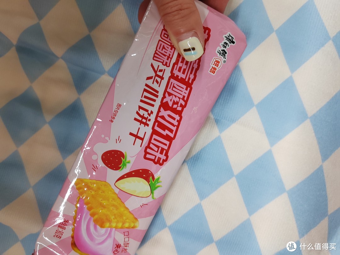美味饼干分享：康师傅草莓酸奶夹心饼干