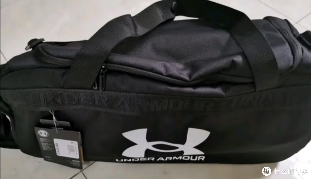 安德玛（UNDERARMOUR）Loudon男女同款情侣小号训练运动旅行包1360463 黑色001 均码