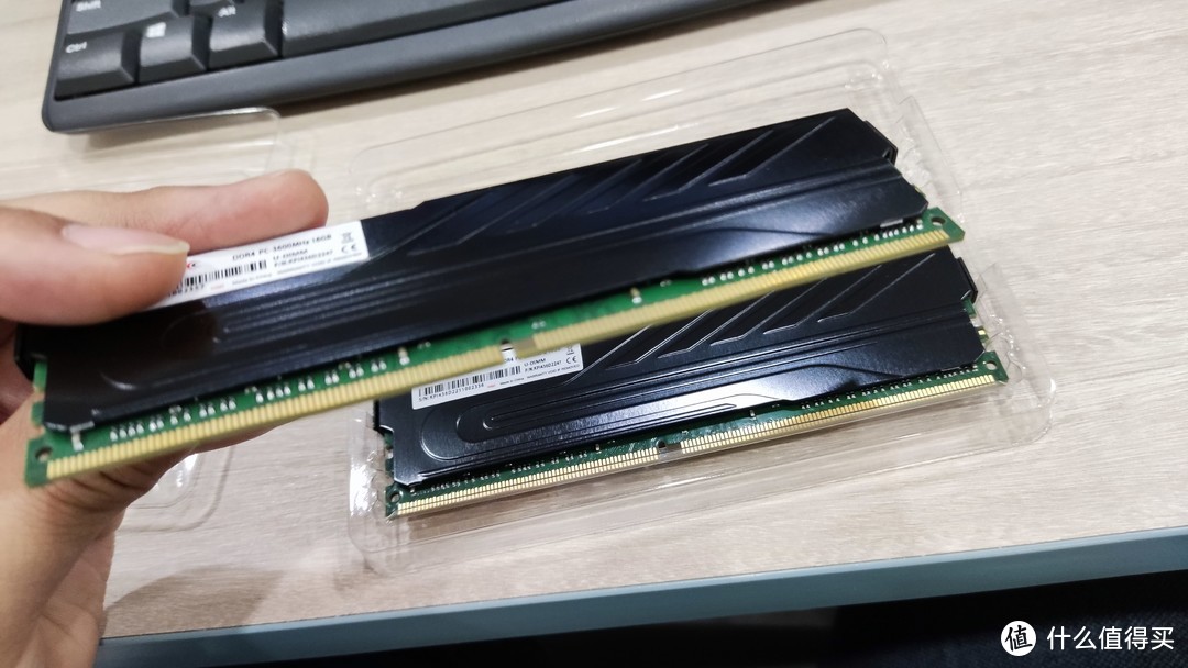 金百达（KINGBANK）32GB(16G×2)套装 DDR4 3600 台式机内存条 黑爵系列 试用小结