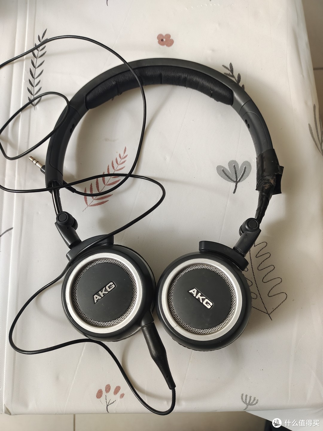 AKG-450