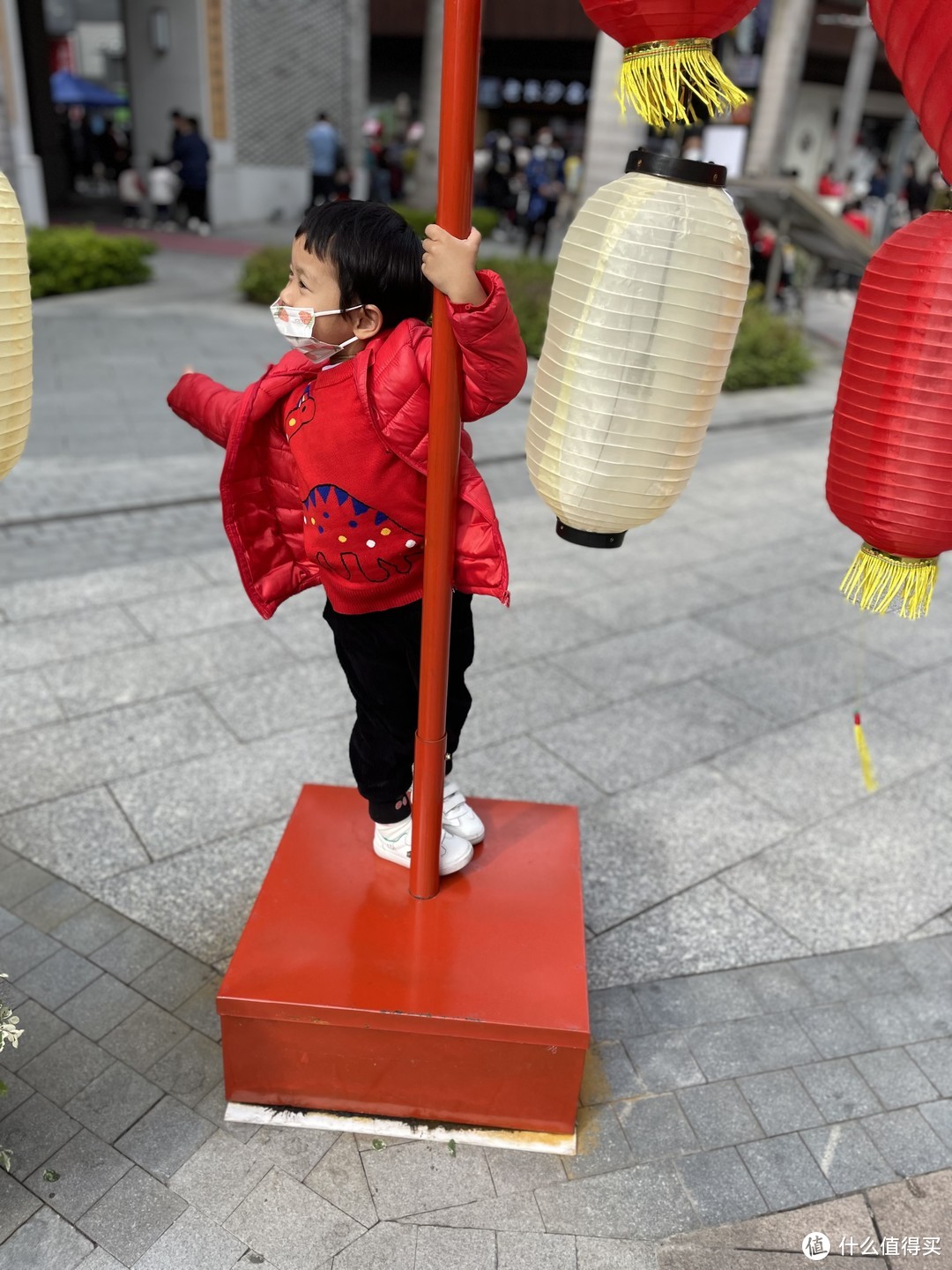 春季开学必备的红色棉服外套