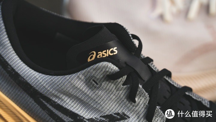 ASICS SUPERBLAST跑鞋开箱－顶级中底的年度跑鞋续作！