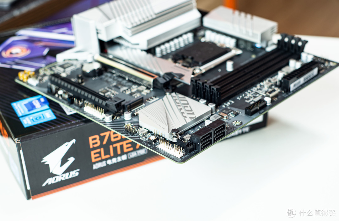 DDR5内存延迟高？那是你没试过这个黑科技｜技嘉B760M AORUS ELITE AX小雕实测