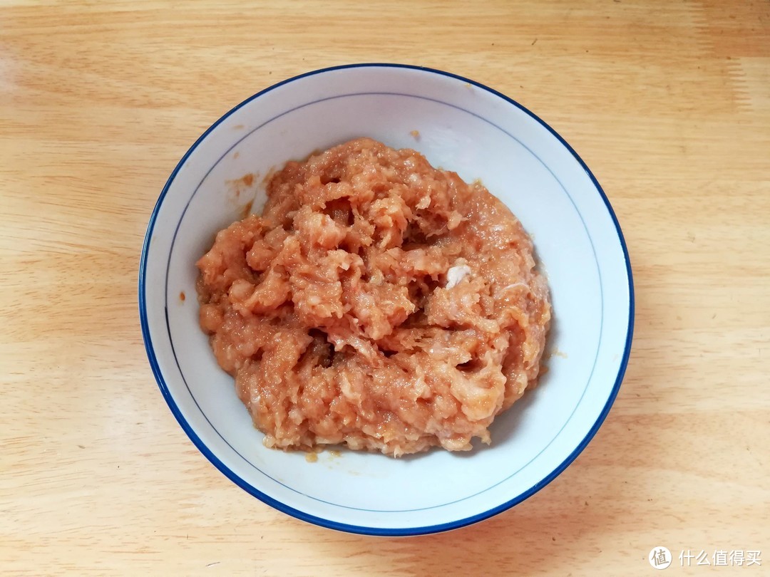 春天，用“野菜第一鲜”包饺子，鲜美又营养，等上一年也值得