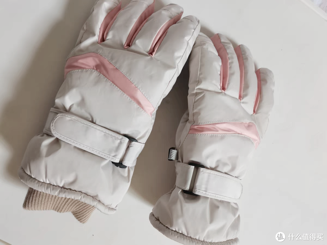 滑雪怎么能少的了保暖手套