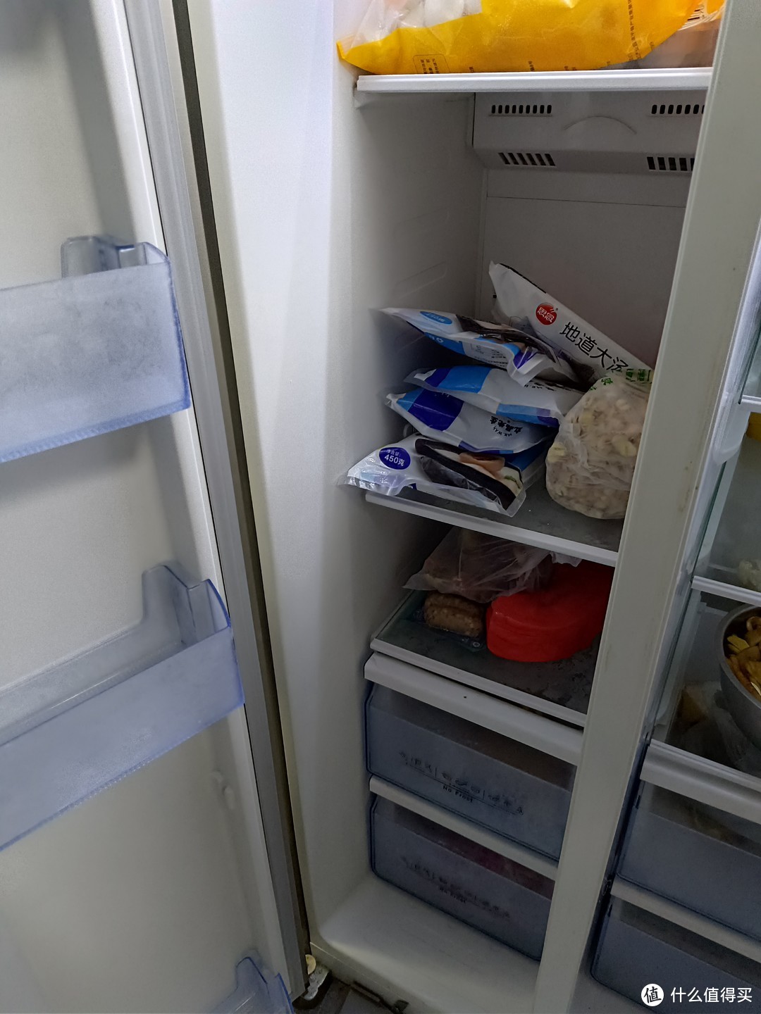 厨房常用装备，海信大冰箱。