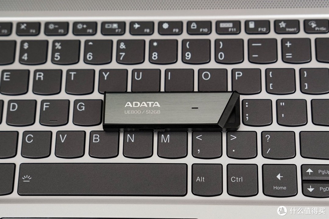 优盘特大号满足高速便携存储需求，ADATA ELITE UE800入手体验感受