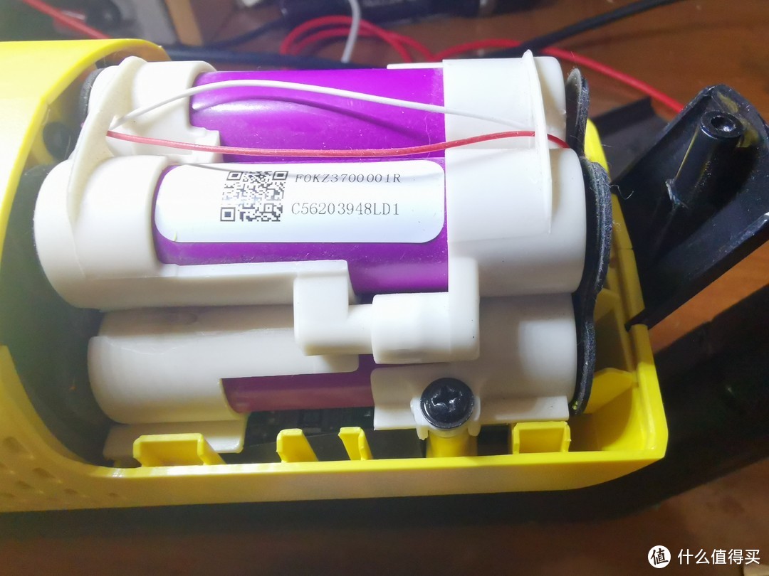 自己动手丰衣足食之卡赫手提吸尘器VC4i换电池翻车及补救方法