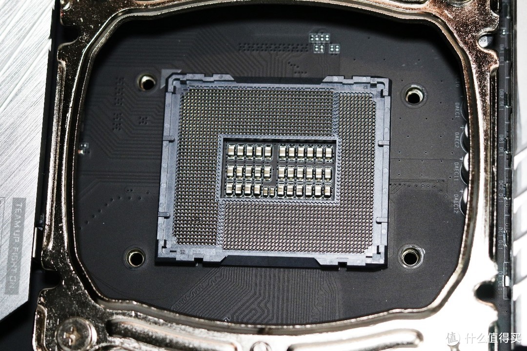 【Intel+AMD双平台答辩】打开低延迟+高带宽 提升整机30%性能