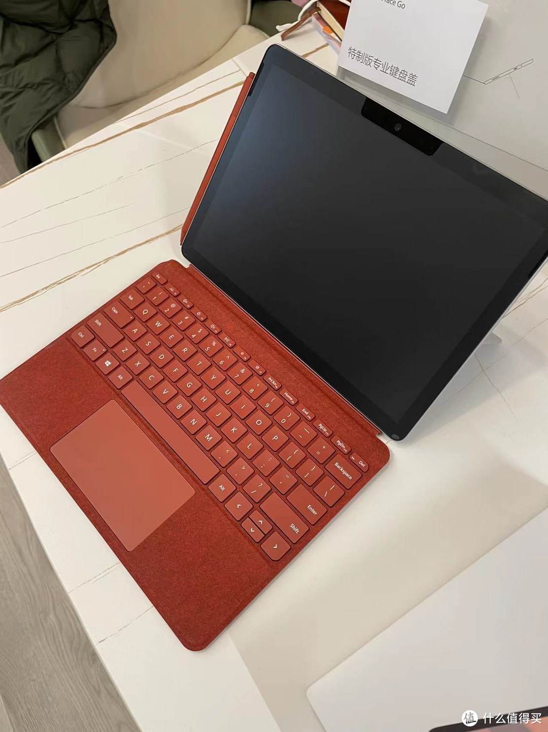 给LP大人的礼物—1900元购入全套带原装键盘和触控笔的8+128G Surface Go 2，我称之为性价比最高的轻办公