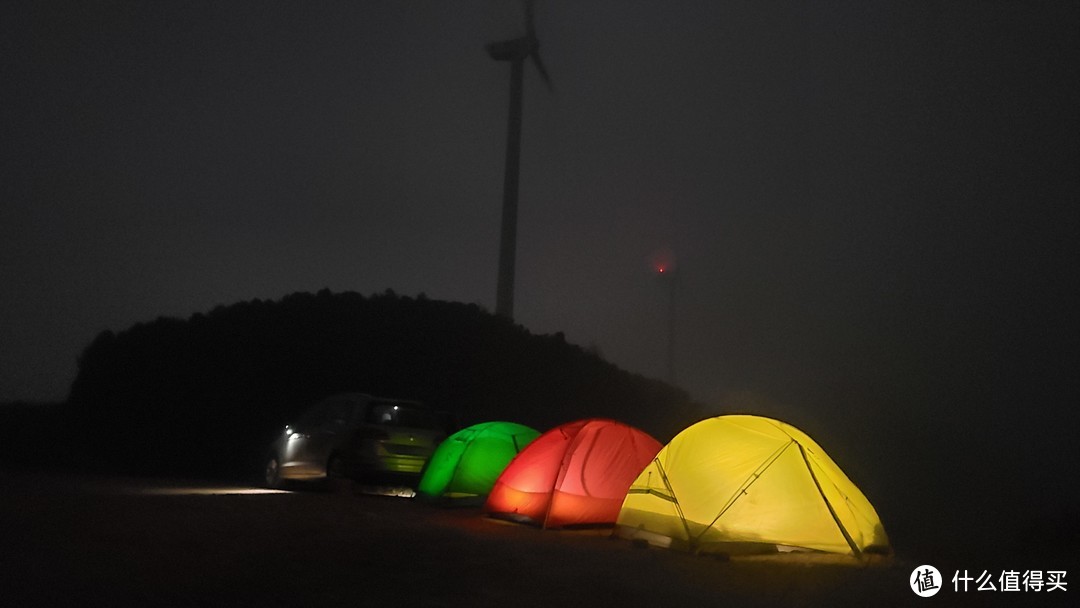 夜晚带我上了土路风车山