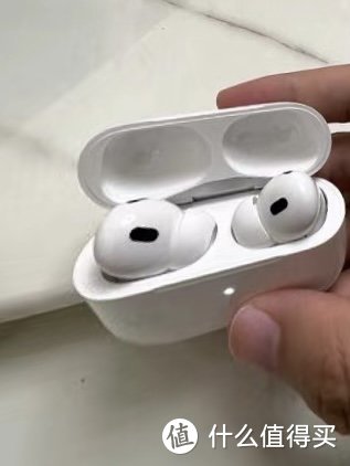 情人节礼物。对象送的苹果Apple AirPods Pro (第二代) 配MagSafe无线充电盒