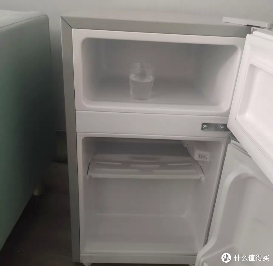 一个冰箱不够用，那就再来一个小的吧