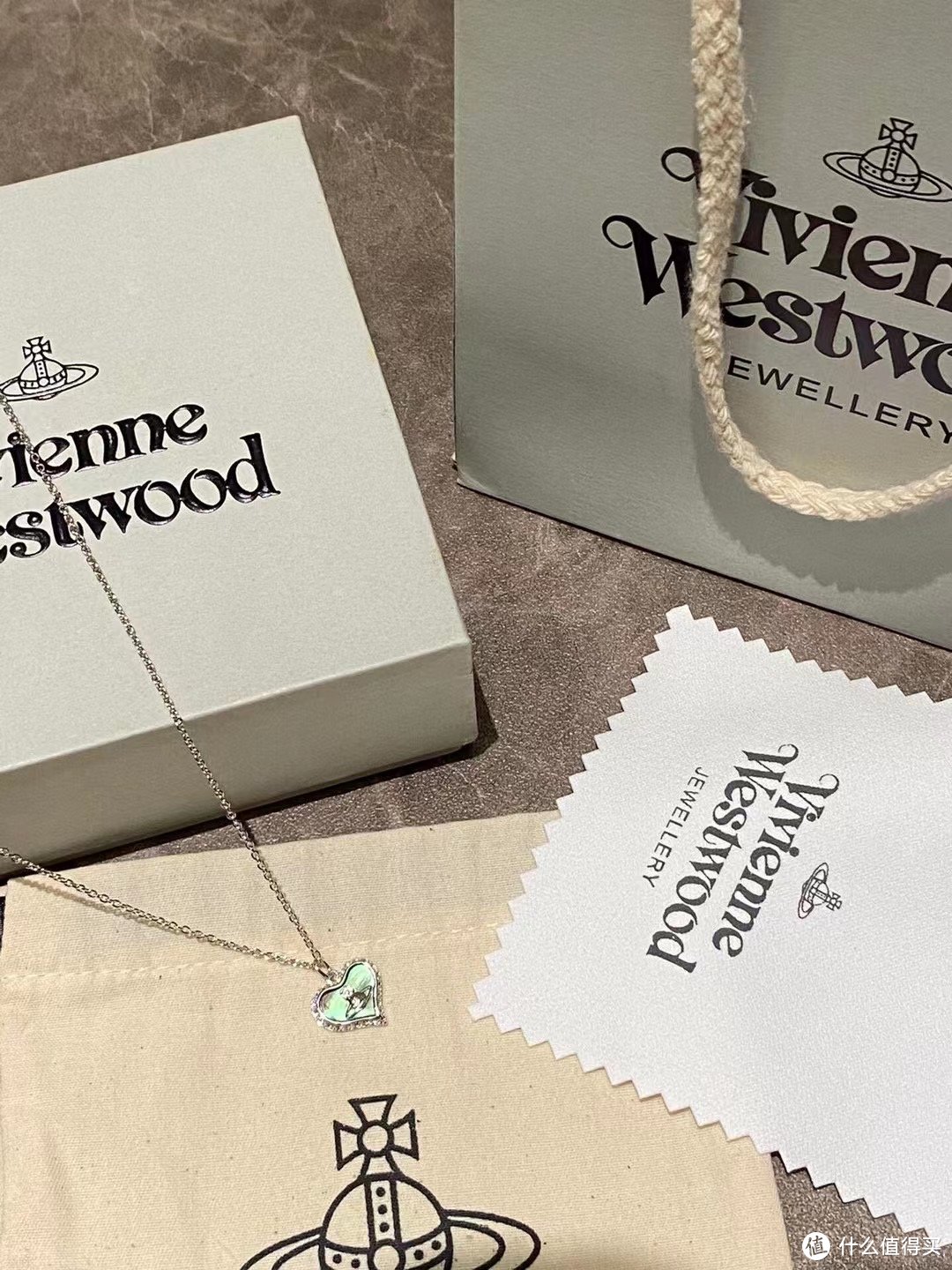 开箱Vivienne Westwood新品情人节爱心项链