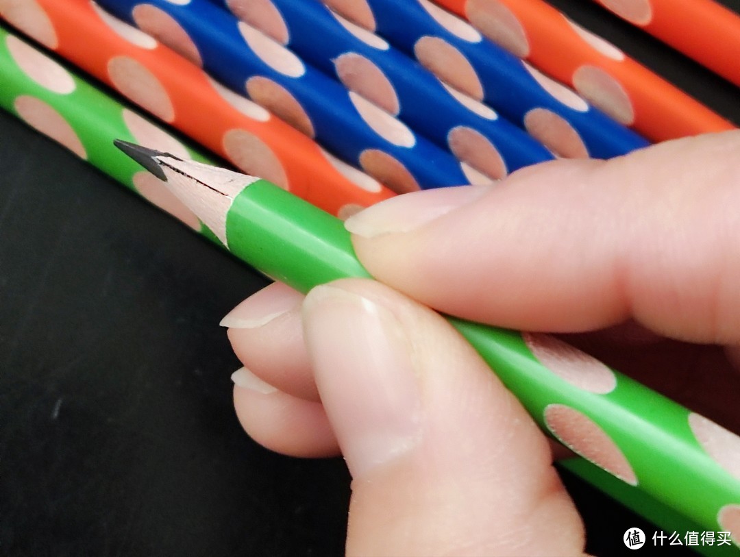 初入学门，第一次拿起来的就是铅笔