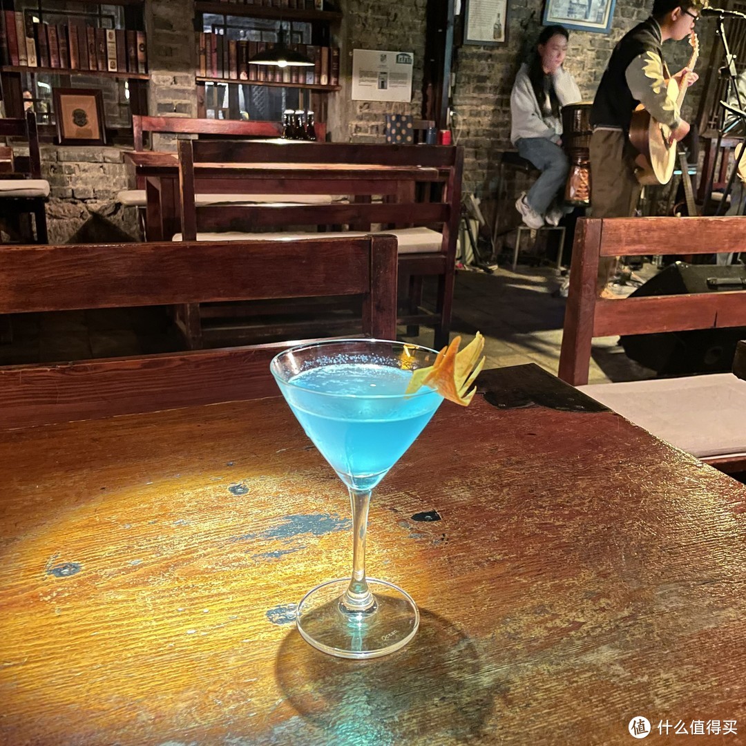 第一次在丽江古镇的清吧喝酒。