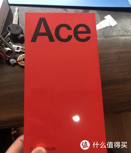 一加Ace 2，满血版骁龙8+旗舰芯片，AG磨砂玻璃设计
