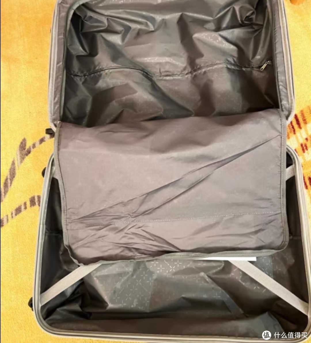 爱华仕（OIWAS）学生防刮行李箱24英寸密码旅行箱子男女拉杆箱轻便万向轮6600银色