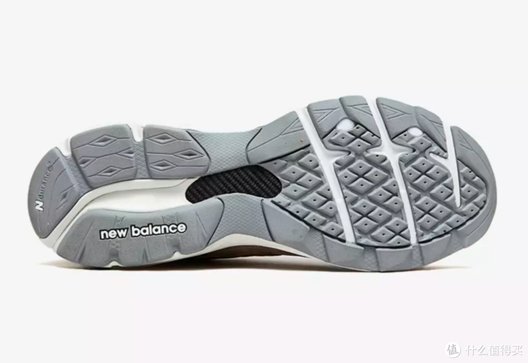 深度解析NEW BALANCE顶级碳板竞速鞋，SC Elite v3的中底设计理念