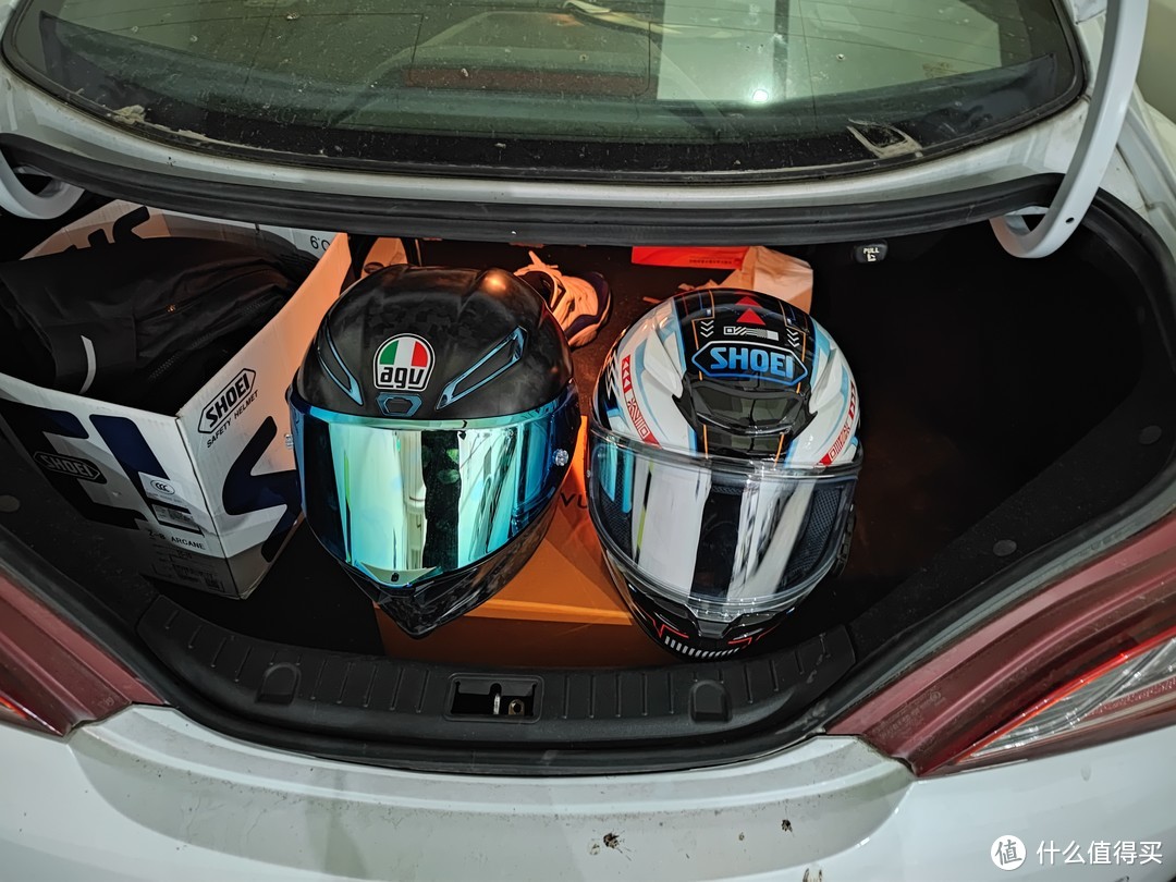AGV PISTA GP RR Futuro 赛道竞技碳纤维头盔未来冰蓝锻造开箱