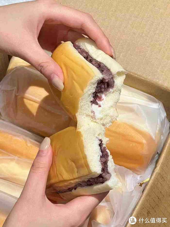 长条紫米奶酪棒爆浆夹心面包