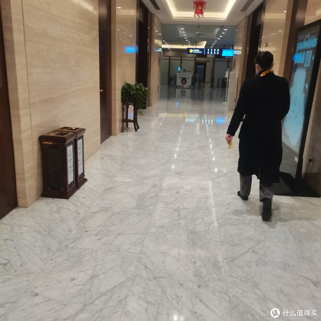 武汉机场自营休息室，一定要避开7点后来