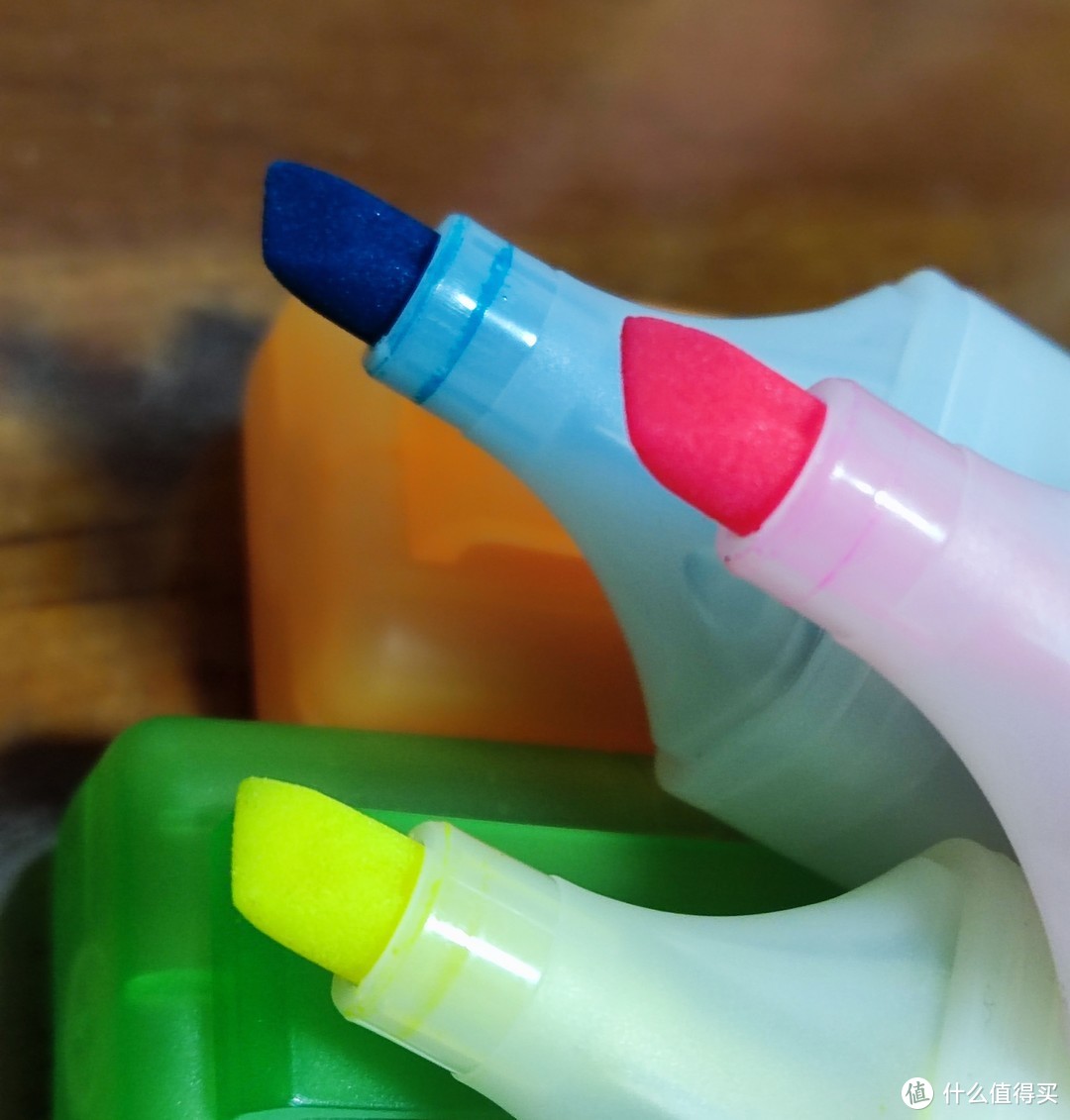 彩虹色的荧光笔，哪个学生不喜欢