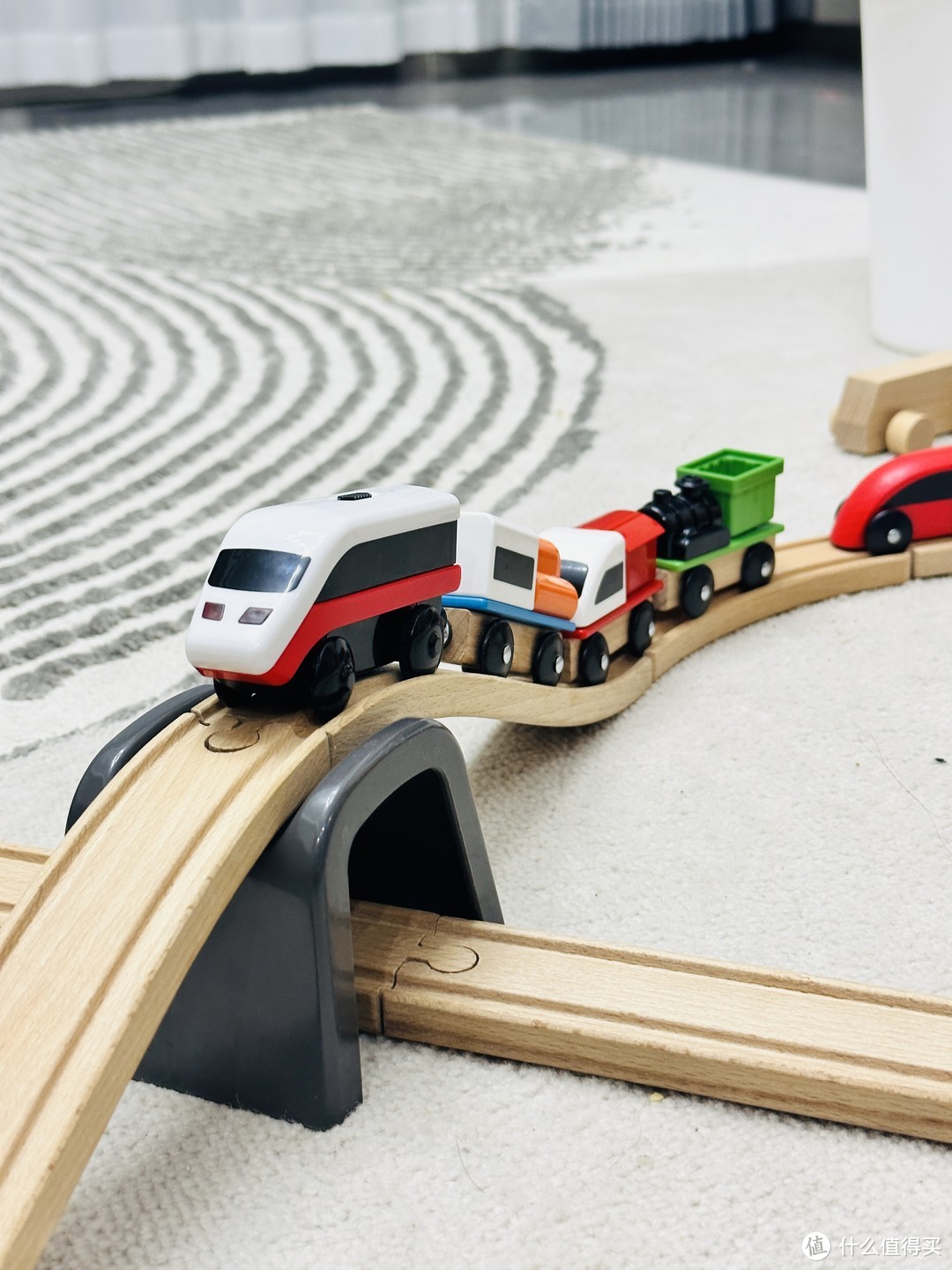 拥有了小时候梦寐以求的玩具火车轨道