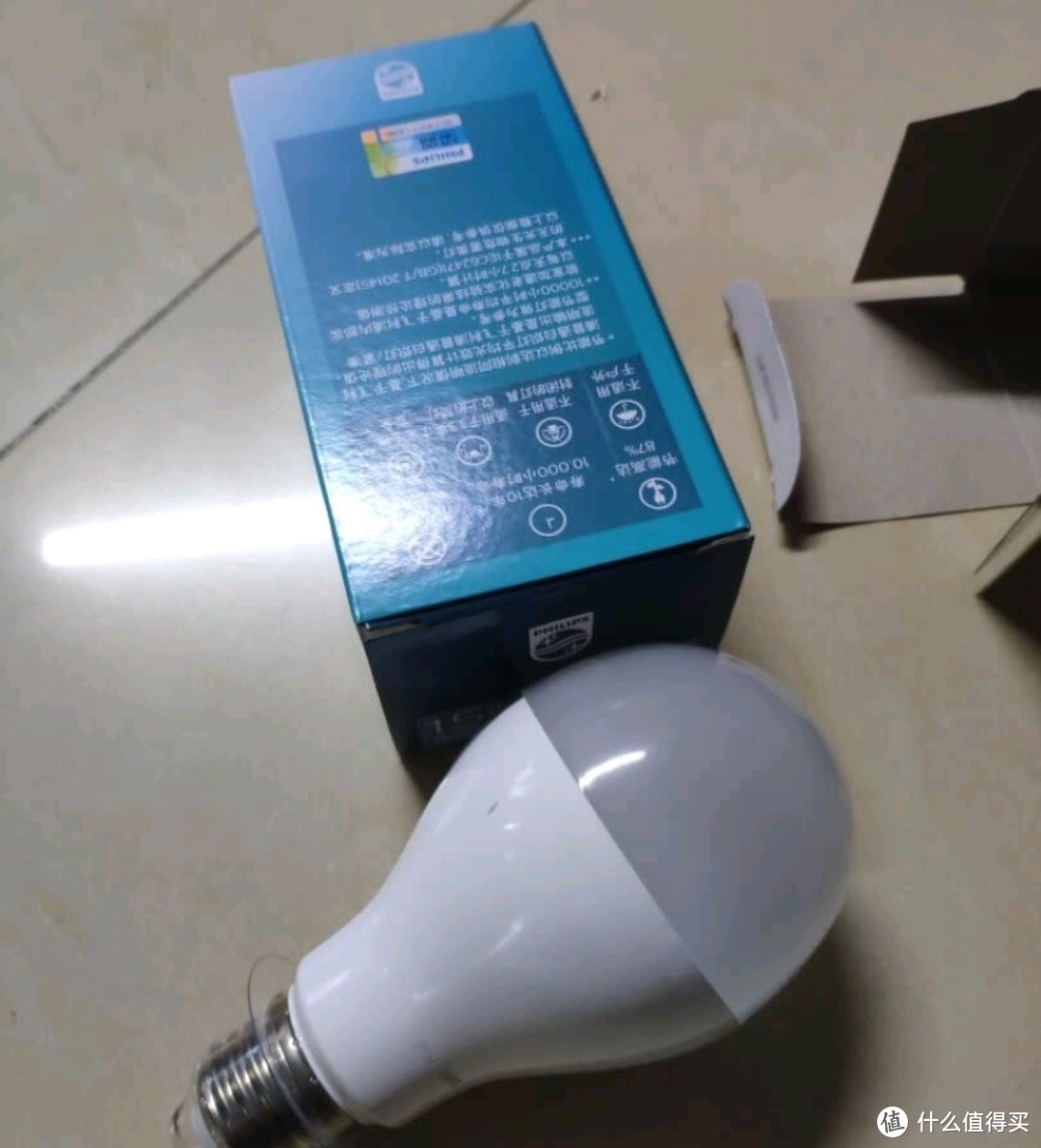 飞利浦（PHILIPS） led灯泡超大球泡超亮家用光源护眼照明E27大螺口替换白炽灯泡 9W 白光 900lm