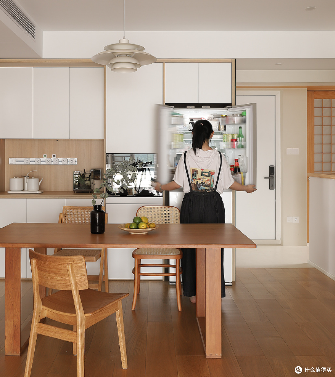 难怪很多家庭都喜欢把床转个方向!看了她105㎡家,才知道有多爽