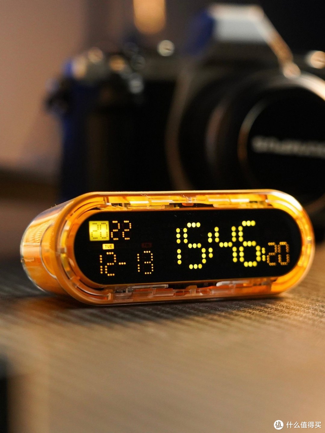 闪极——重力时间胶囊，这款重力时间胶囊又可以当做充电宝使用，又可以当做计时器来使用。