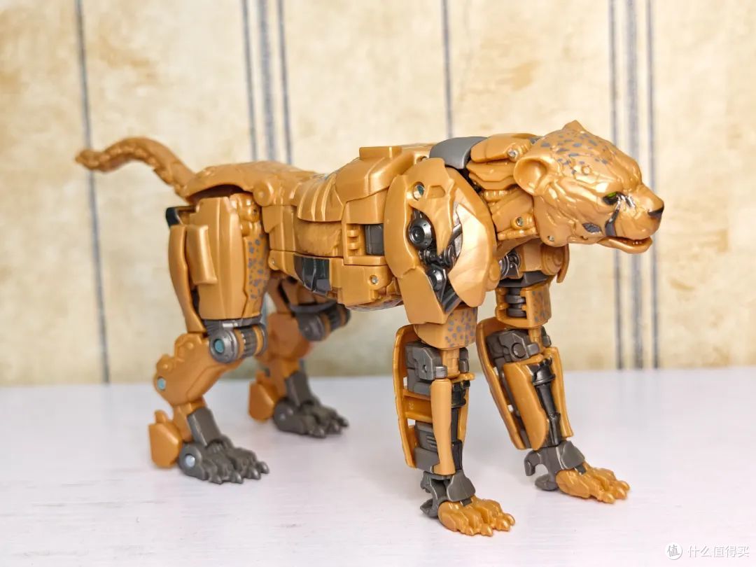 变形金刚玩具 篇五百四十三:憨憨你谁啊——ss98v级黄豹勇士开箱