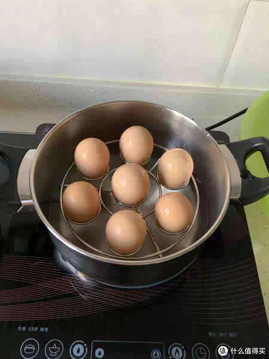 不锈钢鸡蛋蒸架，用起来很方便。