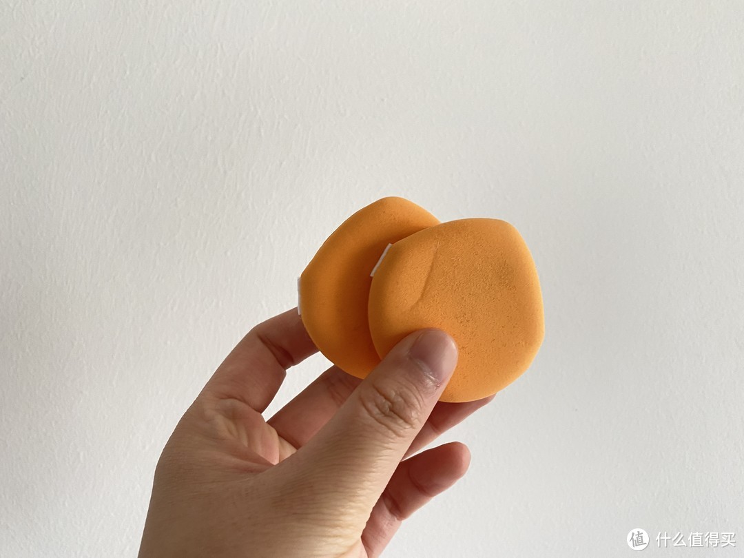美妆工具鼻祖RT新出的小橘气垫粉扑究竟好不好用？