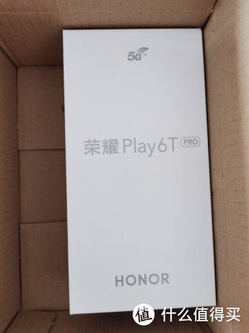 天玑810处理器，支持5G双卡双待，荣耀Play6TPro