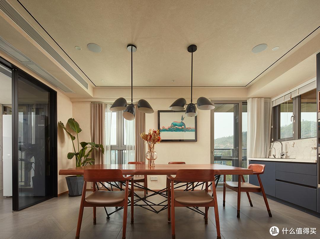 深圳夫妻家中的高级场面，仅凭一个客厅就圈粉无数，家居氛围超棒