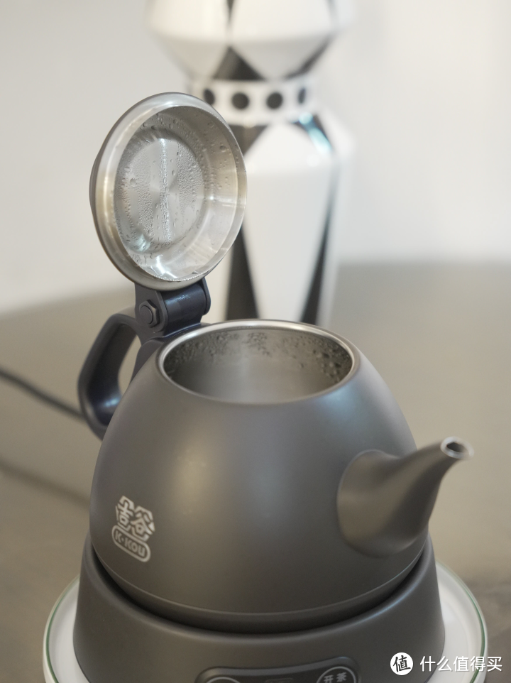 新年换新，保证喝水自由，泡茶冲奶两不误的极简精致的电水壶