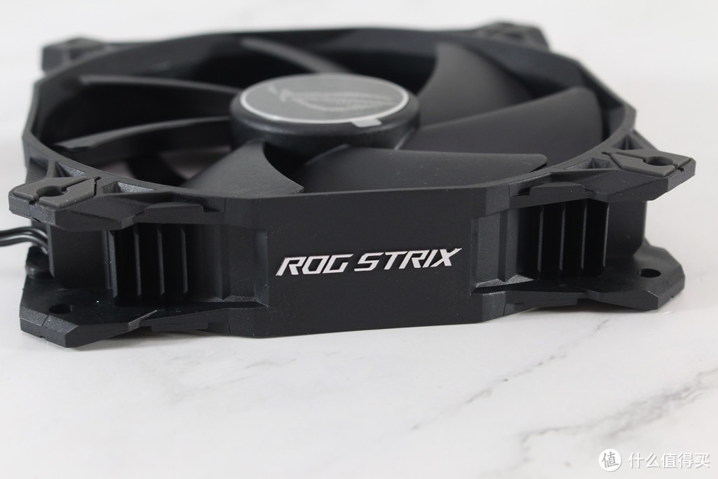 华硕ASUS ROG STRIX XF 120风扇开箱评测