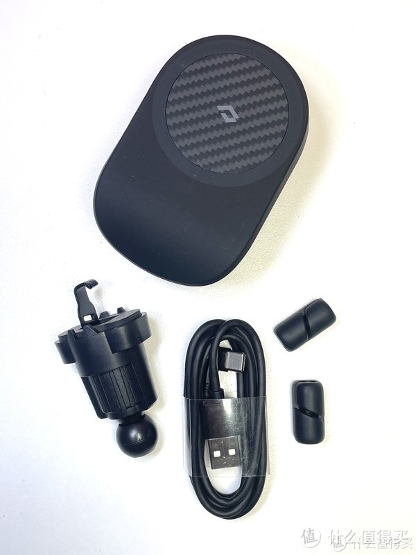 老司机换新设备——PITAKA磁吸车载MagSafe无线充电器开箱分享