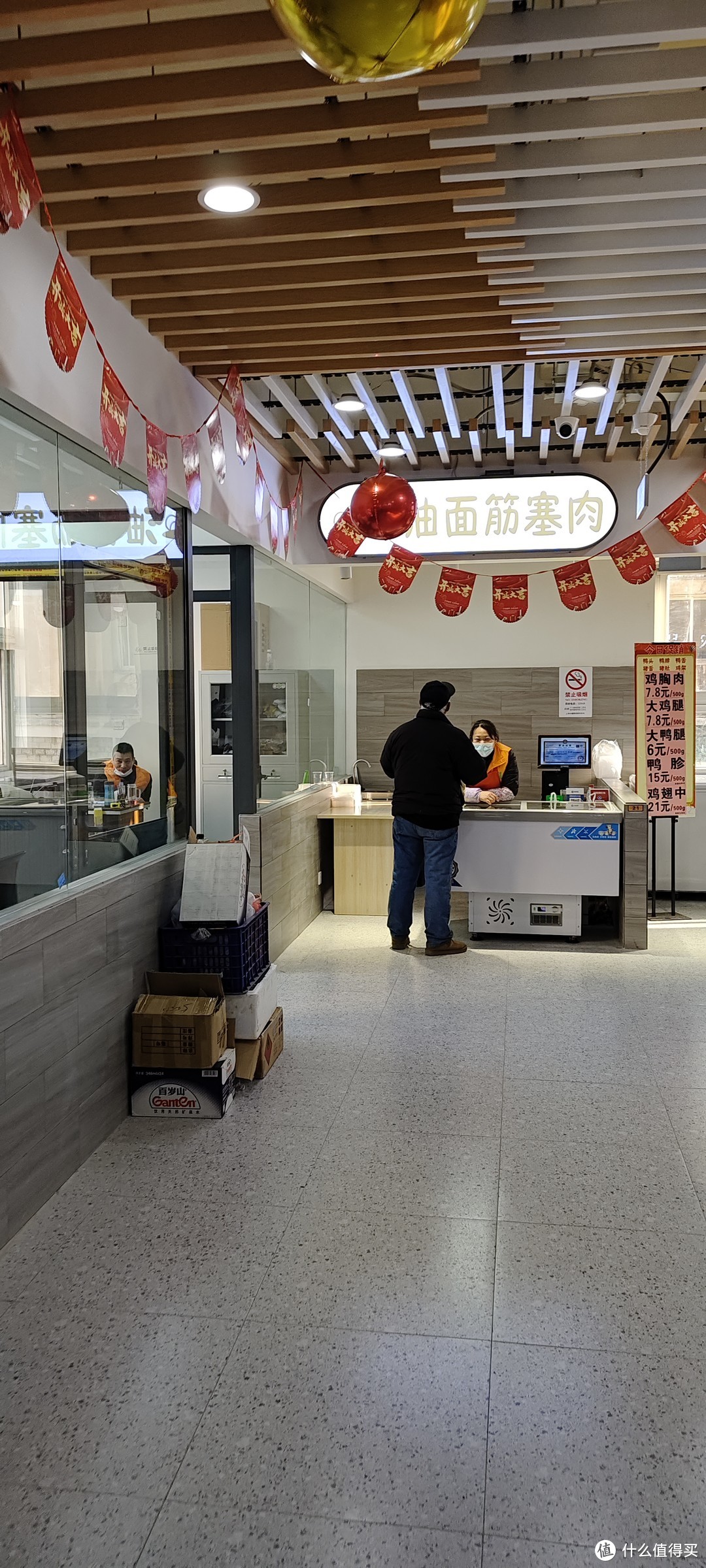 最近菜价涨的厉害吗？菜市场开业，去看看价钱/据说上海今年肉便宜，蔬菜贵，蔬菜几乎没有低于8元吗？