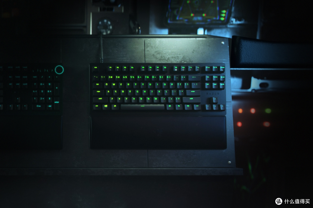 高调又安静的杀手！Razer Huntsman V2猎魂光蛛V2竞技版