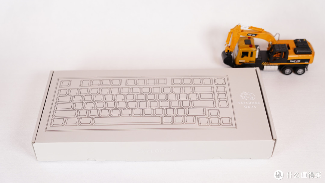 年轻人的第一把客制化键盘，Skyloong小呆虫GK75套件